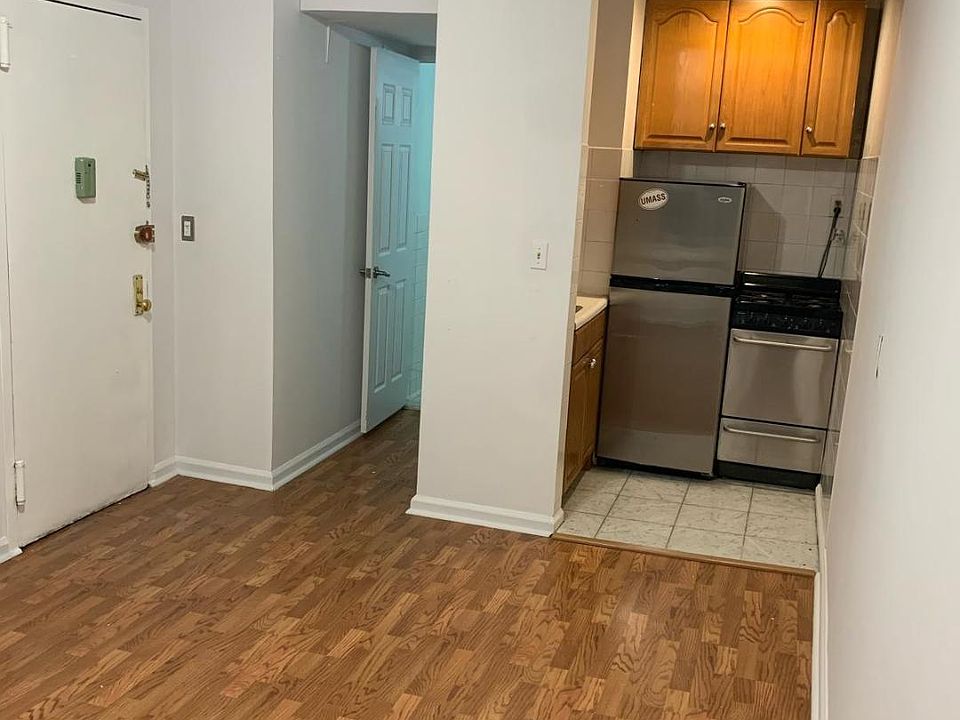 1st image of 168 Norfolk St APT 2