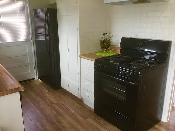 3rd image of 6958 Sun St