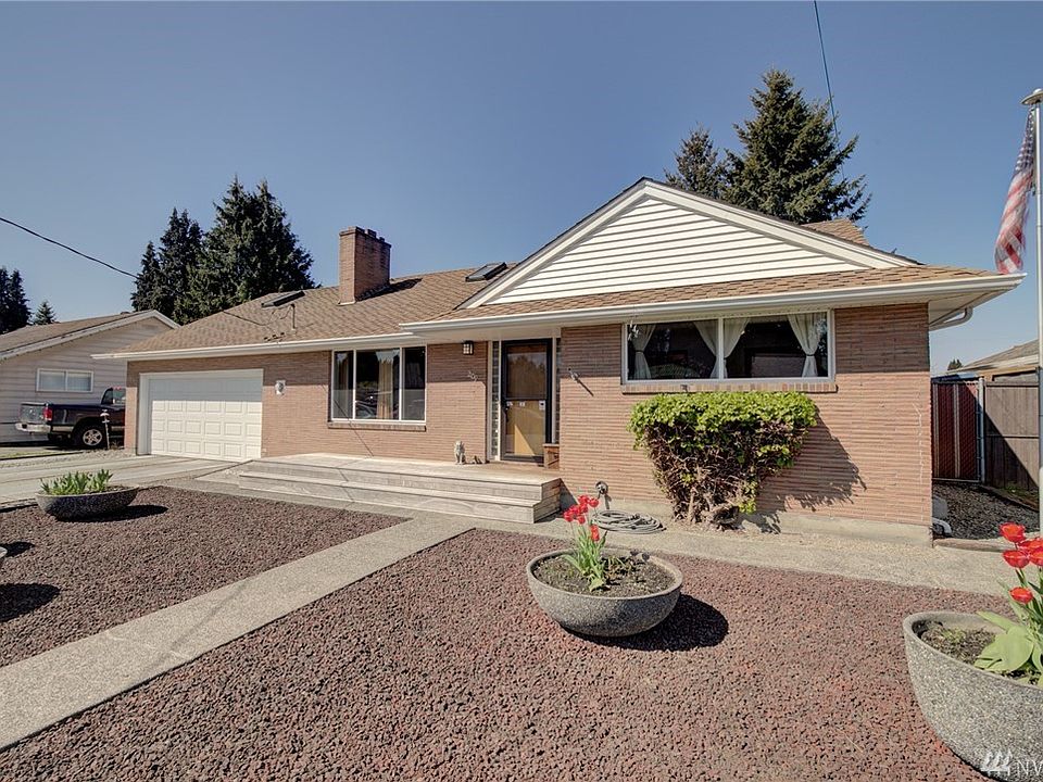 Pride of ownership is overwhelmingly apparent here! Lovely brick home on spacious 7500+sf home site