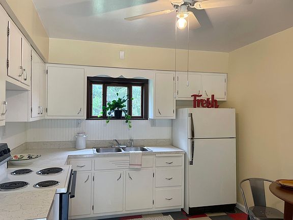 Freshly renovated country kitchen