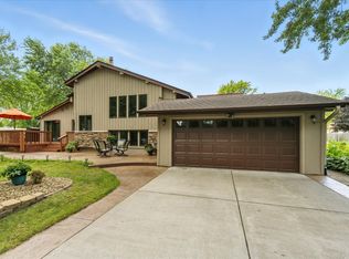 8100 Wynnwood Rd, Golden Valley, MN 55427