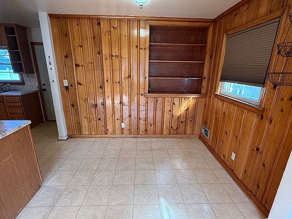 5th image of 2110 Ellison Ave
