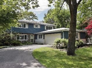 1916 Fieldwood Dr, Northbrook, IL 60062