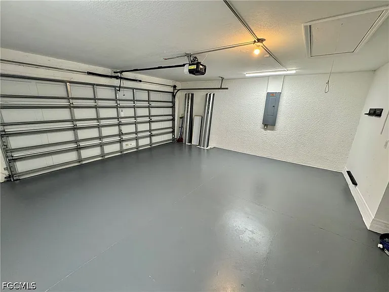 3829 SW 17th Pl — Photo 30
