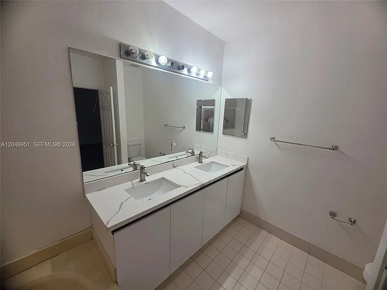 2532 SW 85th Ter #102 — Photo 19