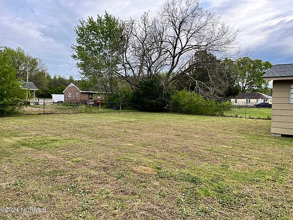 4th image of 809 Wilkins Street