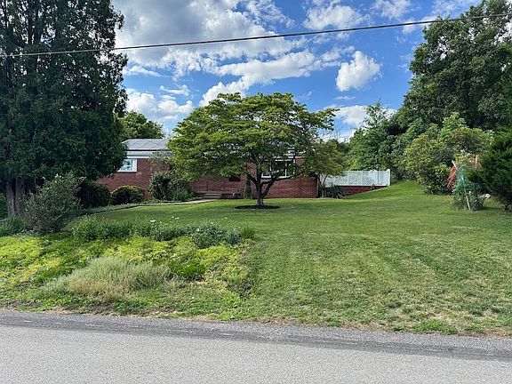 4th image of 2455 Hampton Ave