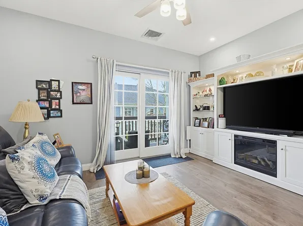 501 Commerce Dr #308, Braintree, MA 02184