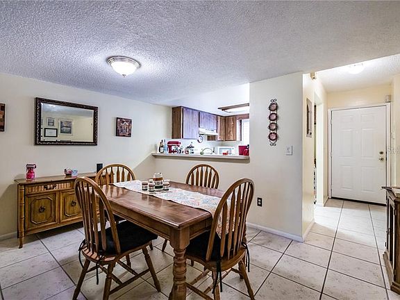 3rd image of 10016 Lake Oak Cir