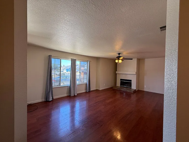 2054 Hyannis Cir — Photo 7