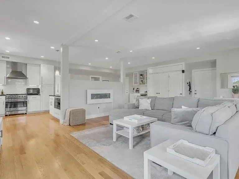 24 Rawson St #3 — Photo 6