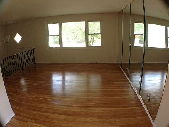 3rd image of 3406 Birchwood Dr