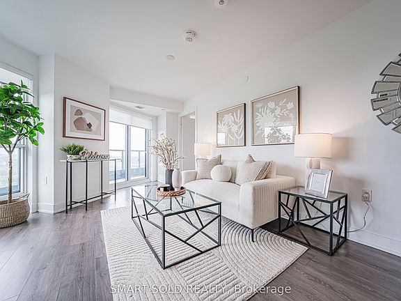 2nd image of 585 Bloor St E #2017