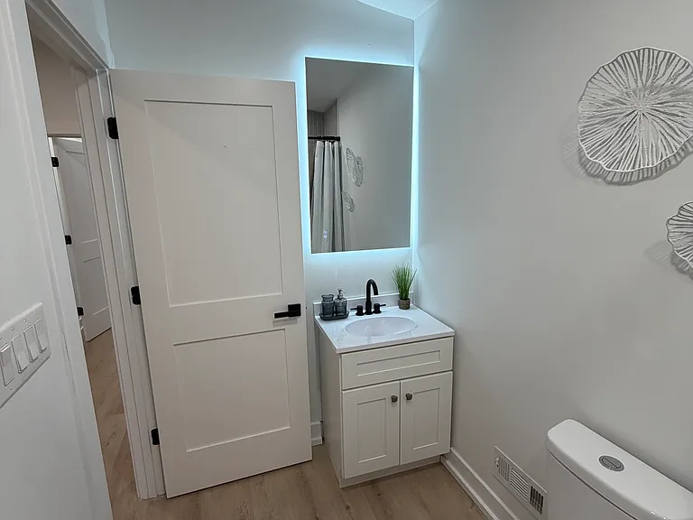 1747 S Meridian St #1747 — Photo 10