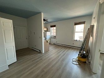 5th image of 908 Cedar Ave APT 5