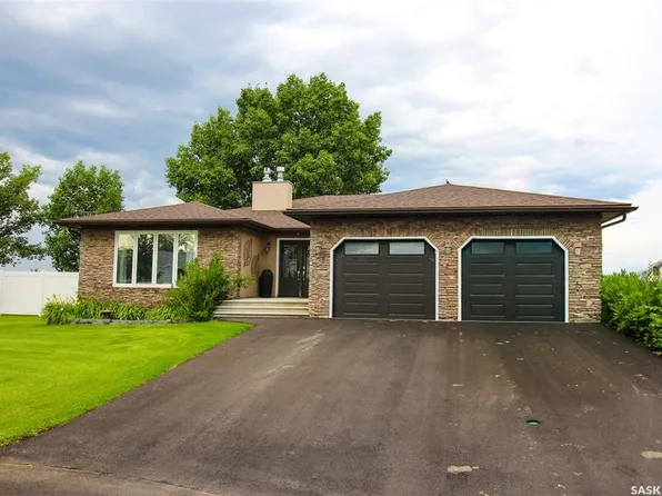 555 5th STREET W, Shaunavon, SK S0N 2M0