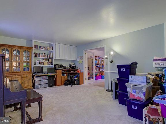 4th image of 68 McKelvey Ln