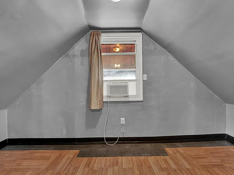 220 Crest Ave — Photo 20