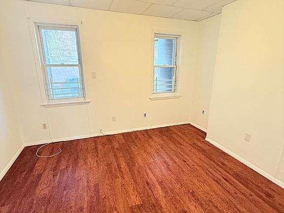 3rd image of 7 W 24th St #1