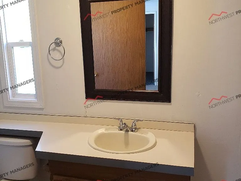 2495 NE Kresky Ave — Photo 16