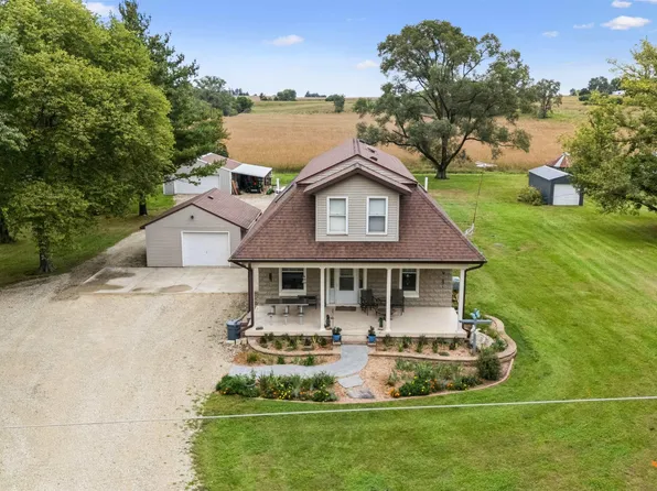 1131 248th St, Waverly, IA 50677