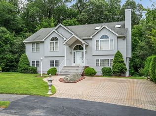 49 Susan Dr, Saugus, MA 01906
