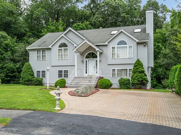 49 Susan Dr, Saugus, MA 01906