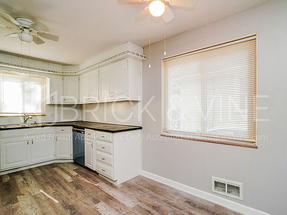 5th image of 674 S Warren Ave