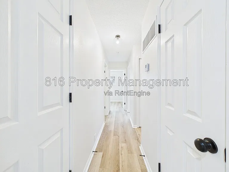 11230 Corrington Ave — Photo 13