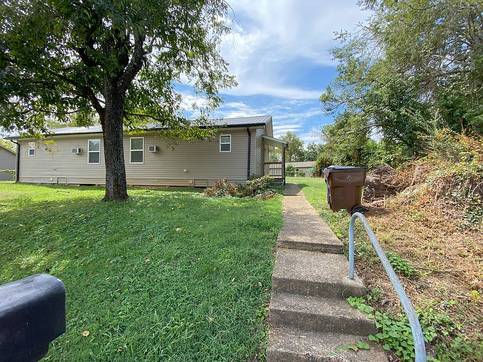 121 Warrior - Exterior 2