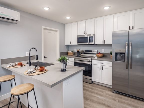 3rd image of 3079 Martin Ave Unit E