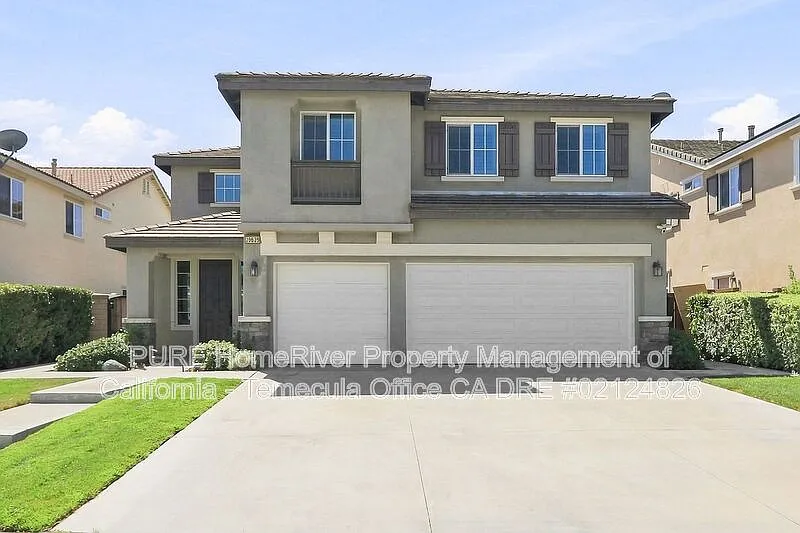 5 bed, 4.0 bath, 3273 sqft, $4,400 — Photo 1