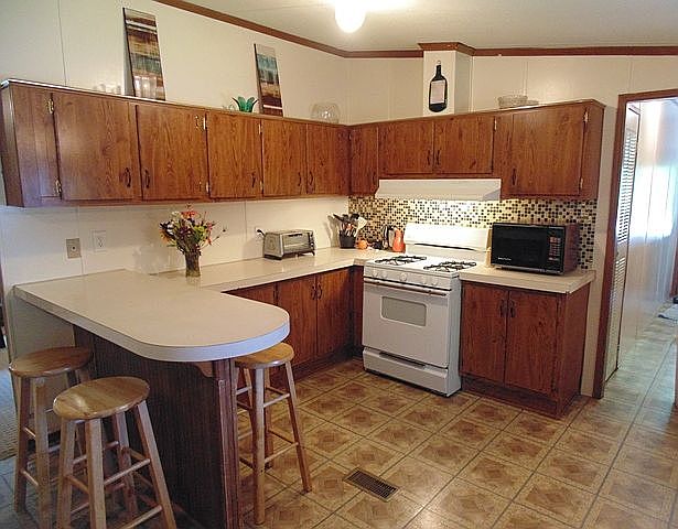 2nd image of 73 Lakeside Dr