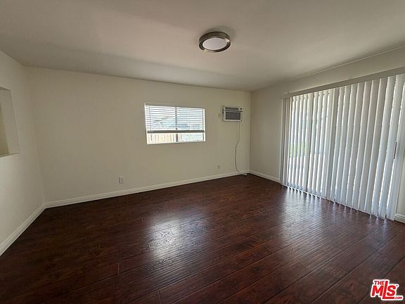 3rd image of 2240 Crenshaw Blvd APT C