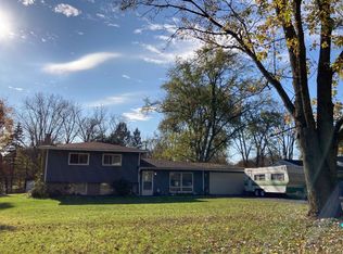 4871 Irwindale Dr, Waterford, MI 48328