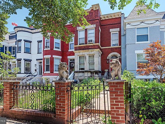 4th image of 121 R St NE