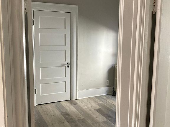 2nd image of 68 Ashland Ave APT 4