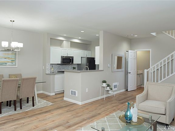 3rd image of 12438 NE 7th Pl