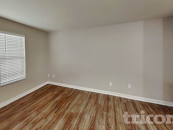 4th image of 758 Sinclair Dr