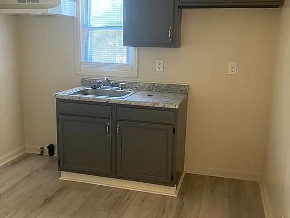 4th image of 3281 Glengary St