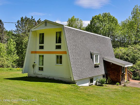 3rd image of 1324 W Settlement Road