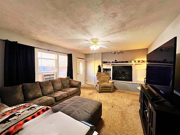 5th image of 824 Westlawn Dr