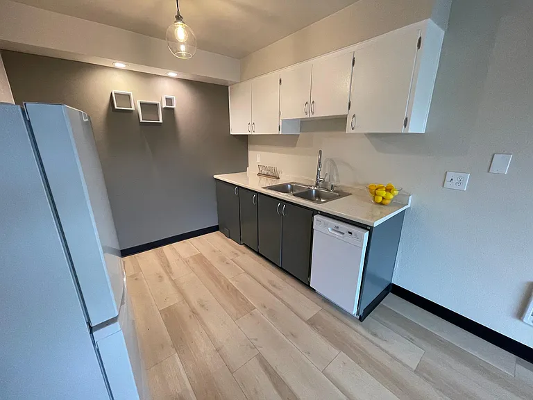 10812 SE Stark St #13 — Photo 2