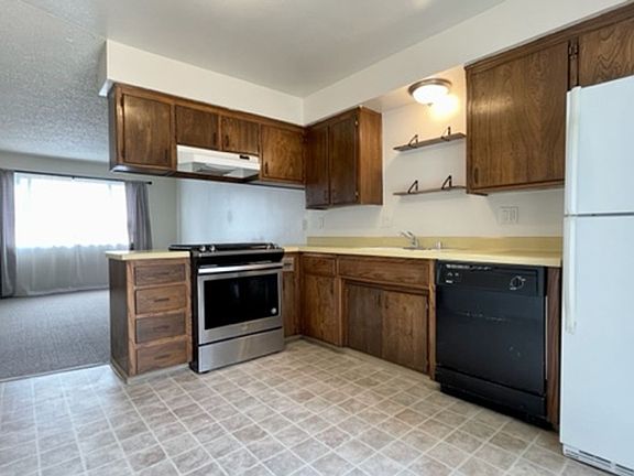 4th image of 992 Fair Oaks Ave Unit B