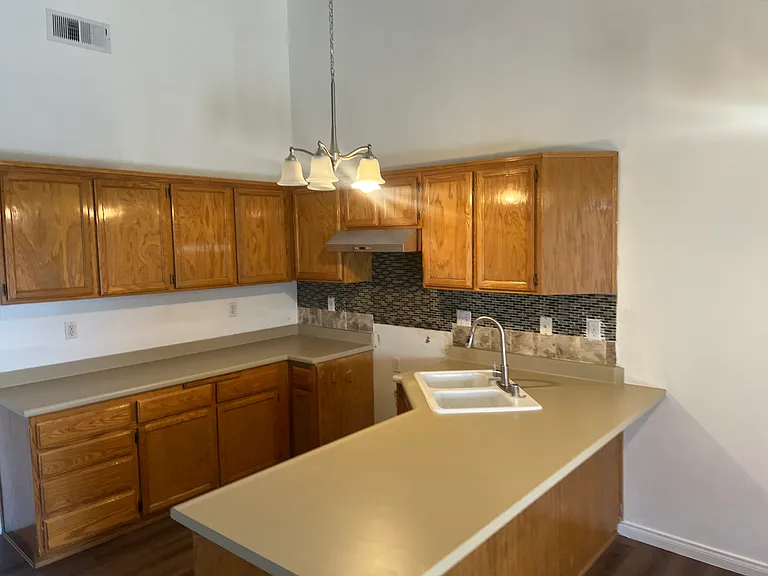 608 Isla Bonita St — Photo 10