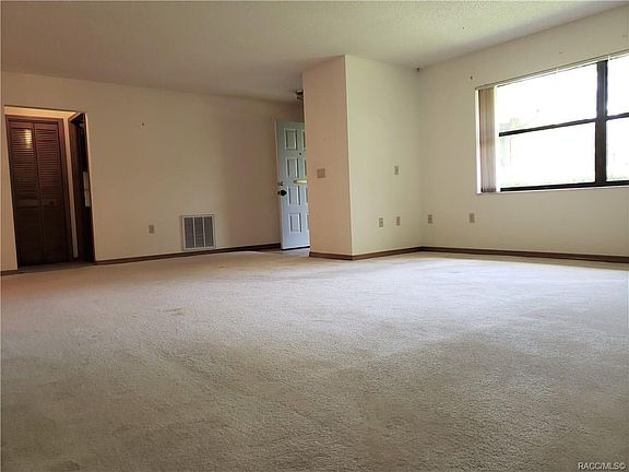 3rd image of 10140 N Biscayne Dr