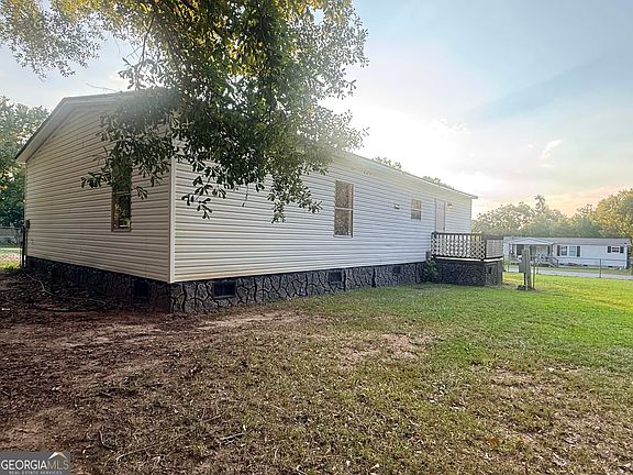 5th image of 84 Skyland Dr