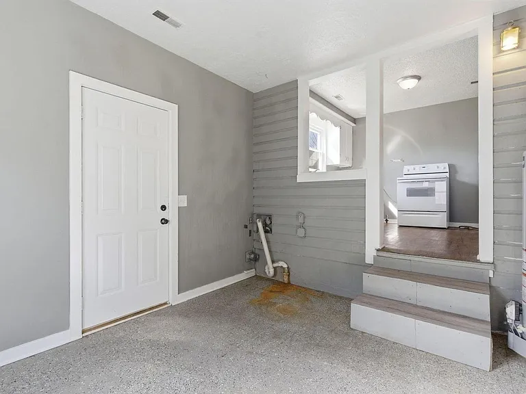 1508 E Livingston St — Photo 19
