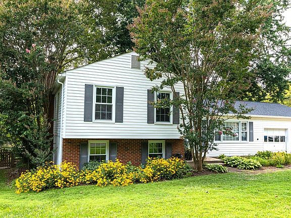 2nd image of 5414 Rumsford Ln