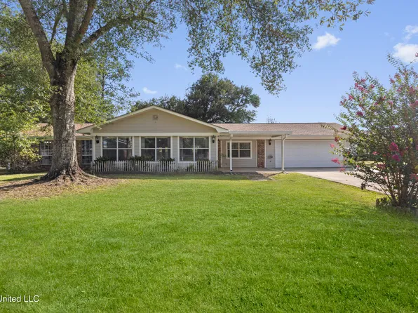 5900 Lochness Cir, Ocean Springs, MS 39564